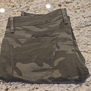 Levi 711 skinny Camouflage Green Jeans